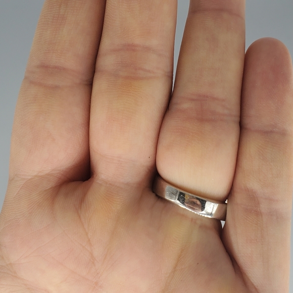 Abstract Silvertone Rhinestone Cocktail Ring - Picture 3 of 12